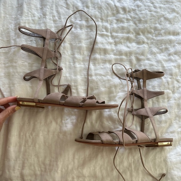 Schutz Gladiator Sandal. - Picture 3 of 5